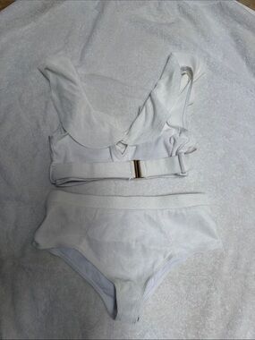 White Ribbed Two-Piece Bikini Set with Buckle Detail